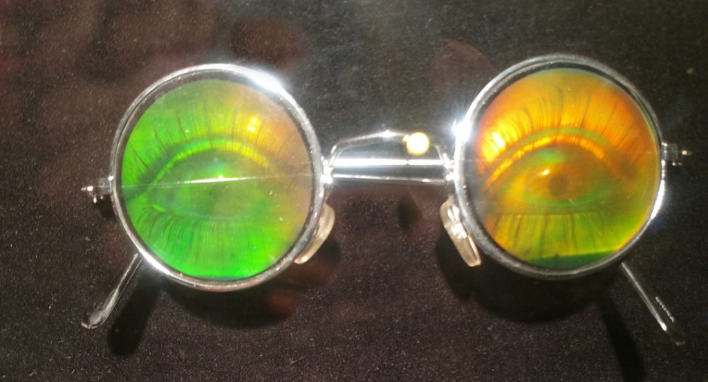 Hologram eye sunglasses - Holographic Studios